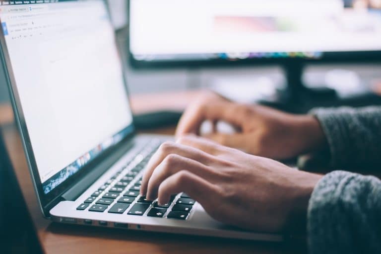 Quelles sont les compétences requises pour travailler dans une agence éditoriale ?