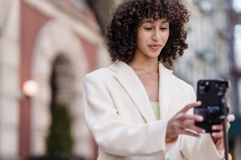 Les influenceurs et le monde de l&rsquo;entreprise : une collaboration fructueuse ?