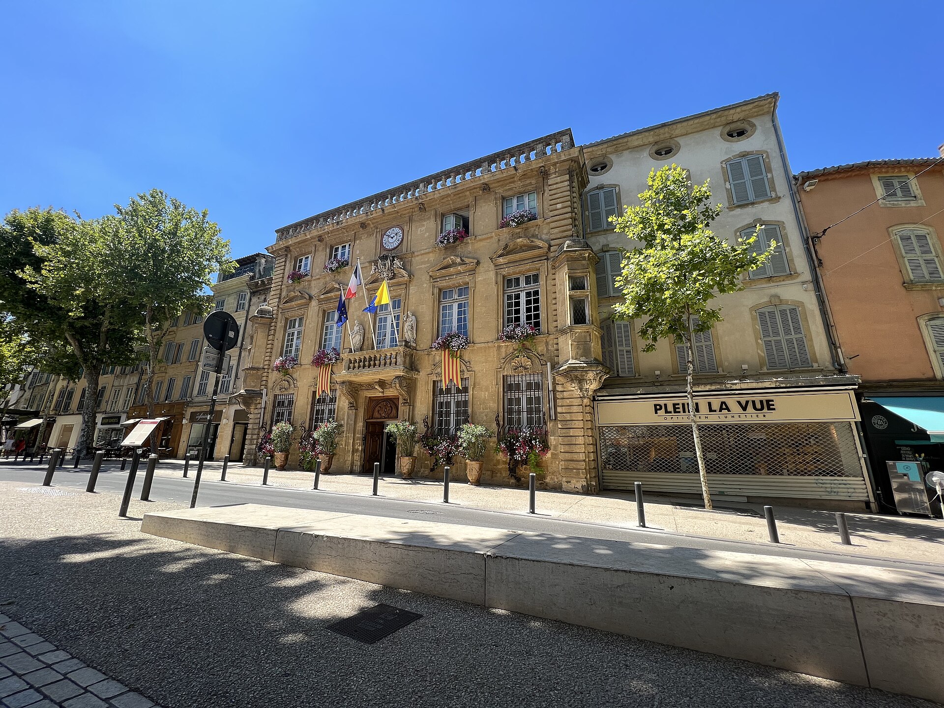 Le maire de Salon-de-Provence veut couper les réseaux aux mineurs en cas d’émeutes