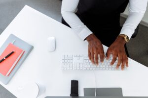 Agents IA au bureau : comprendre, cadrer et mesurer l’automatisation des tâches quotidiennes